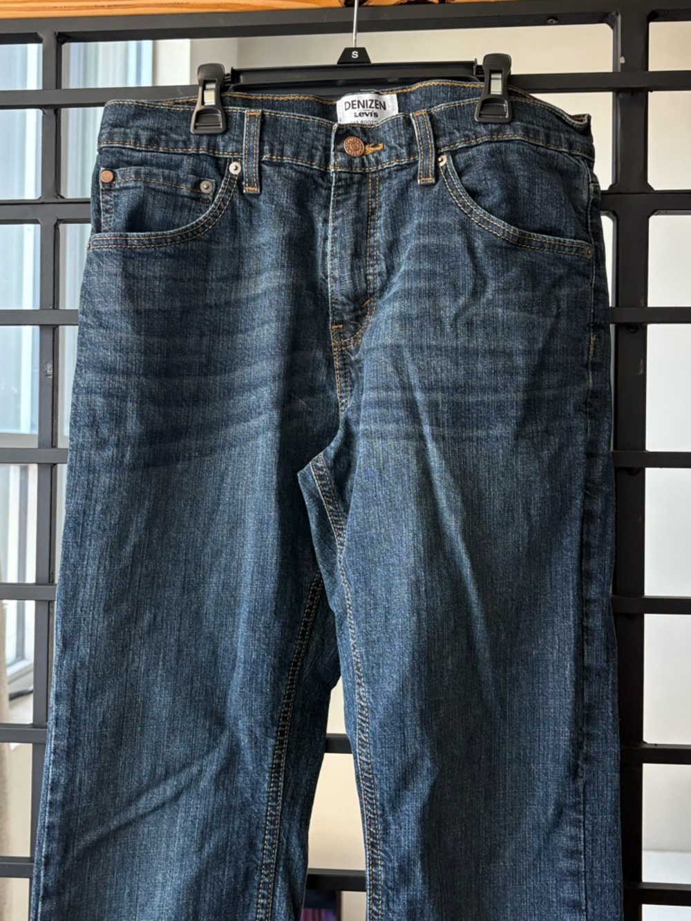 Levi's Men's Mid-Dark Blue Straight Jeans